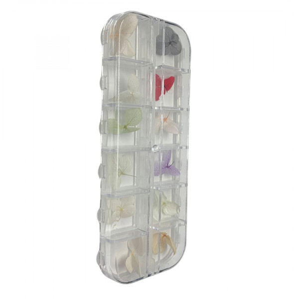 12 GRILLES DE FLEURS COLOREES